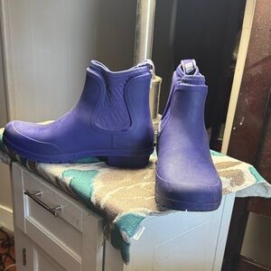 Ugg, purple ankle rain boots